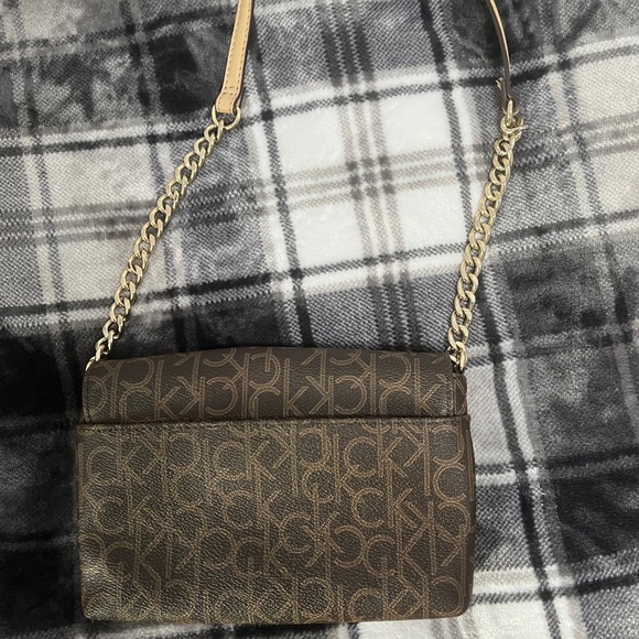 Calvin Klein crossbody purse - Picture 3 of 5